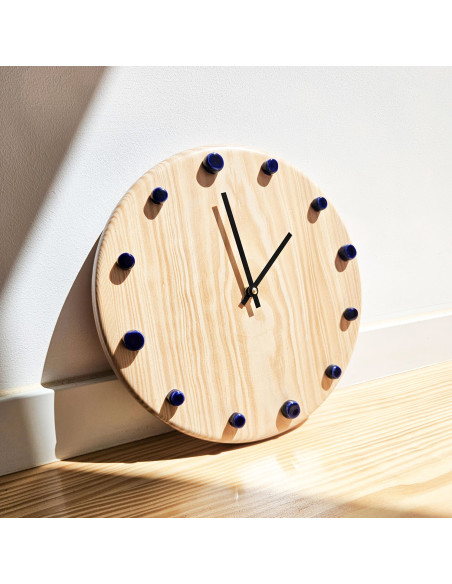 Horloge murale bois silencieuse aiguilles noires bleu nuit 29 cm Aalborg