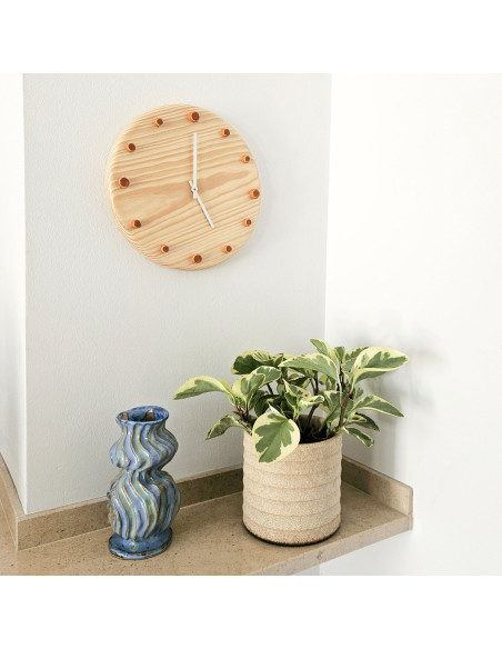 Horloge murale bois silencieuse aiguilles blanches repères orange 29 cm Aalborg