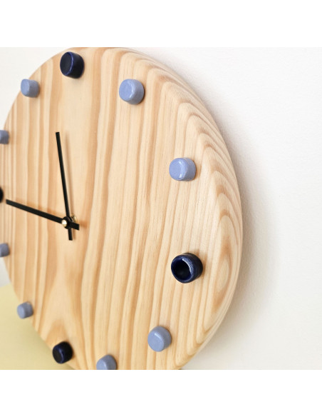 Horloge murale bois silencieuse repères bleus aiguilles noires 29 cm Aalborg