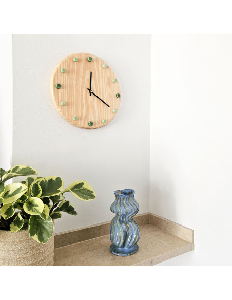 Horloge murale bois silencieuse vert menthe aiguilles noires 29 cm Aalborg