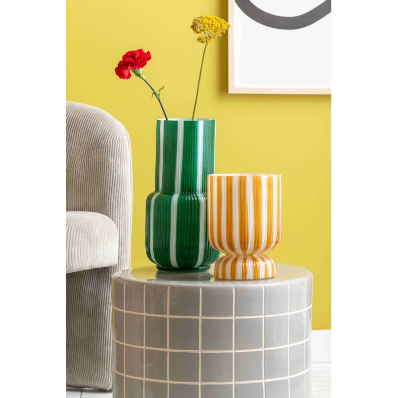 Vase en verre jaune mangue rayé sur...