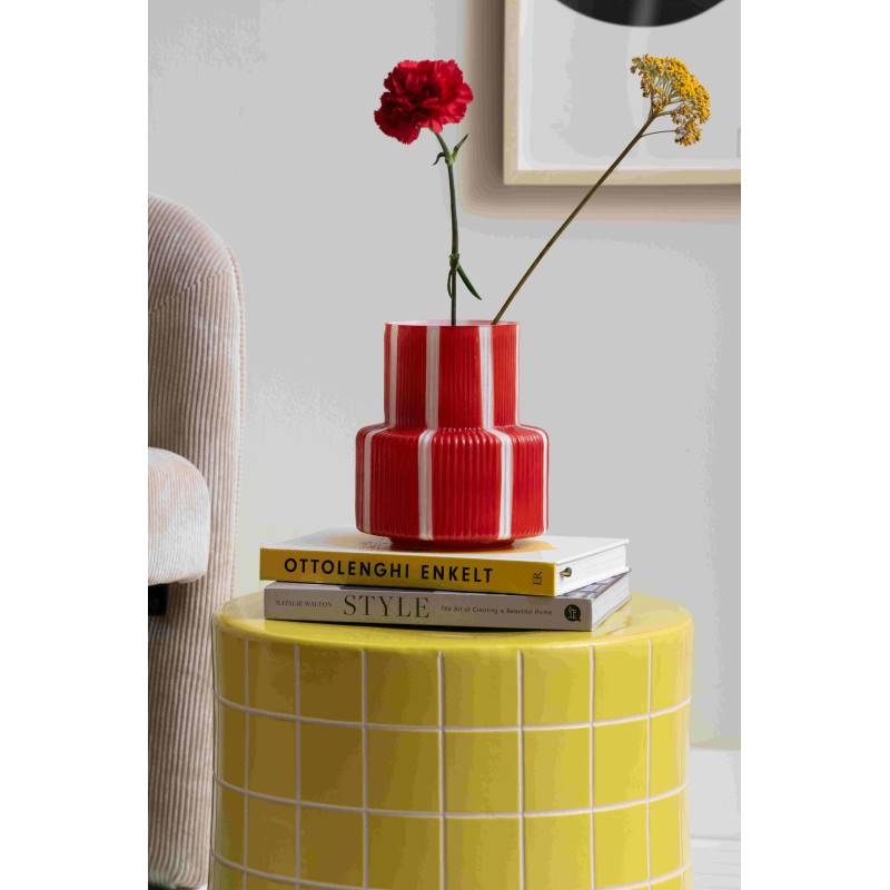 Vase en verre rouge écarlate rayé...