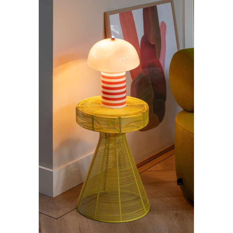 Table d’appoint filaire métal jaune...