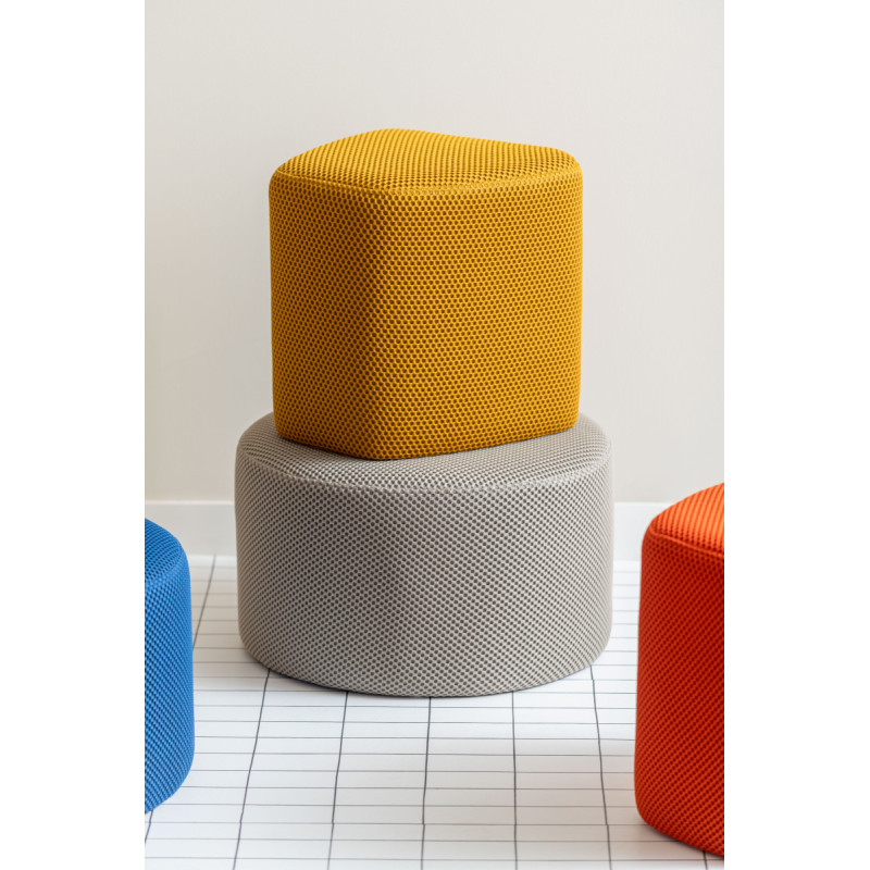 Pouf triangulaire jaune polyester 36...