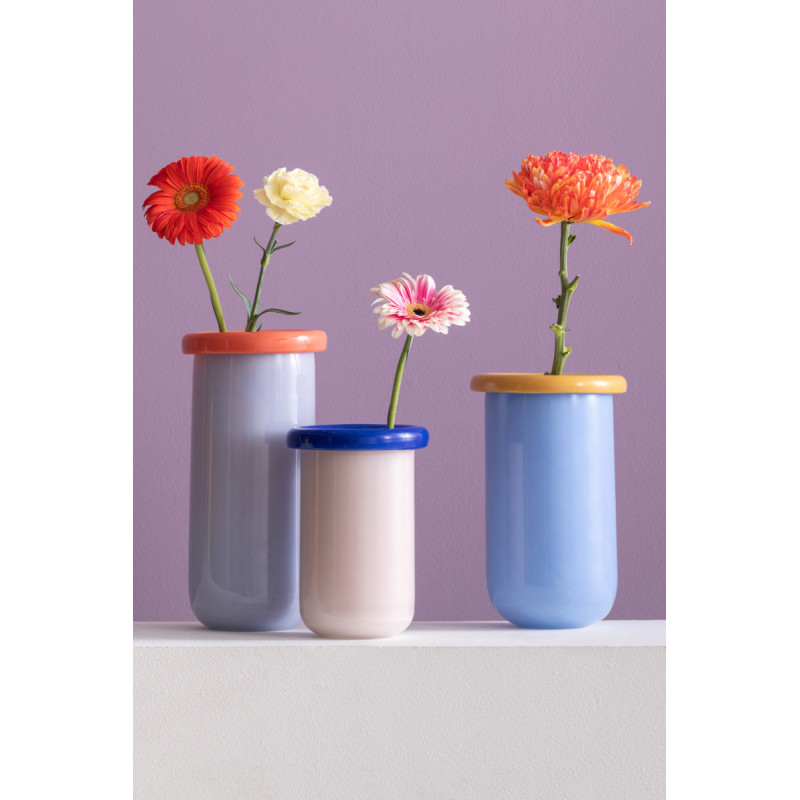 Vase en verre bleu doux et jaune...