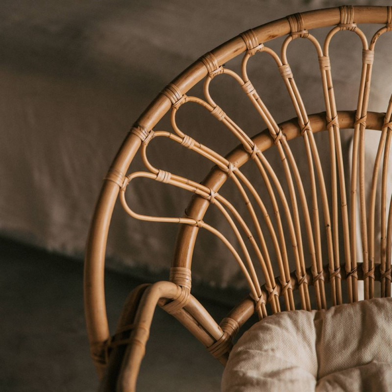 Fauteuil rotin naturel coussin blanc...