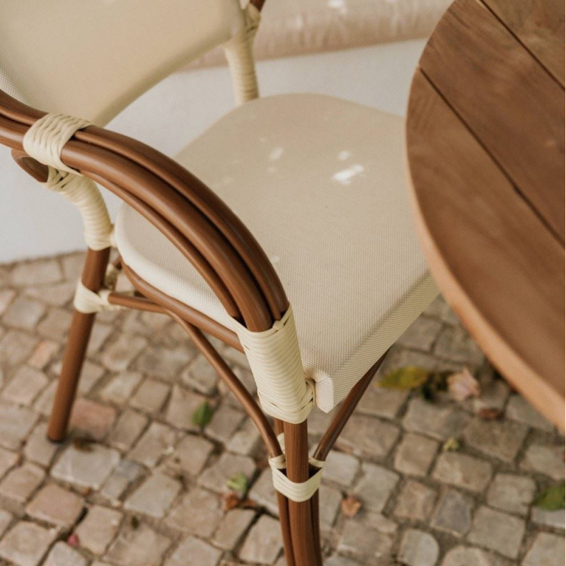 Chaise de jardin avec accoudoirs...