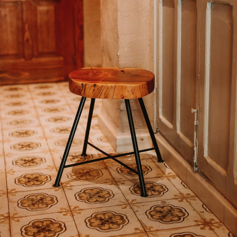 Tabouret bas bois massif métal noir...