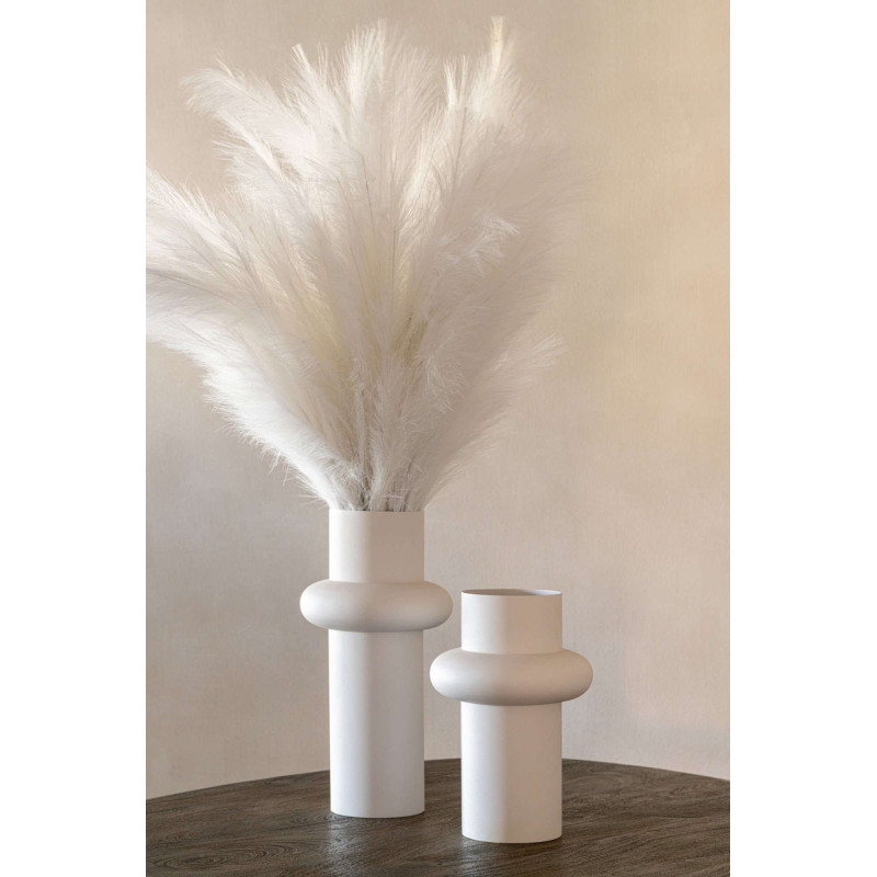 Grand vase design blanc en métal...