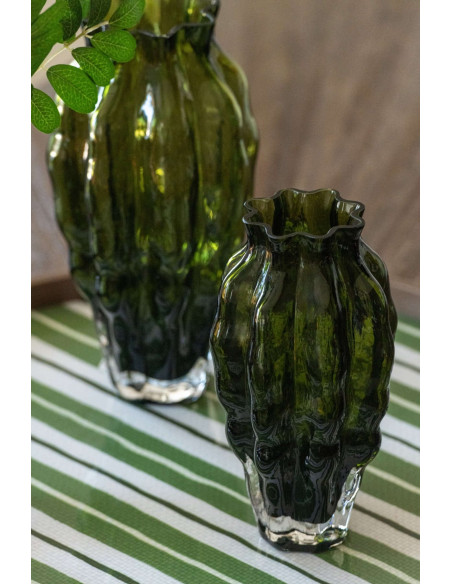 Vase en verre vert olive strié 13x13x24 cm Biot