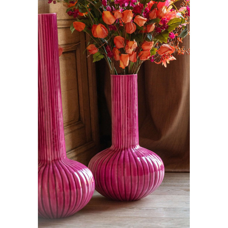 Vase fuchsia en métal cannelé 41 cm...