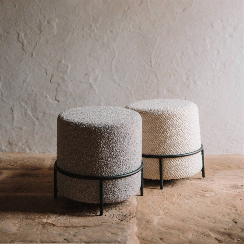 Pouf rond en tissu ivoire et métal...