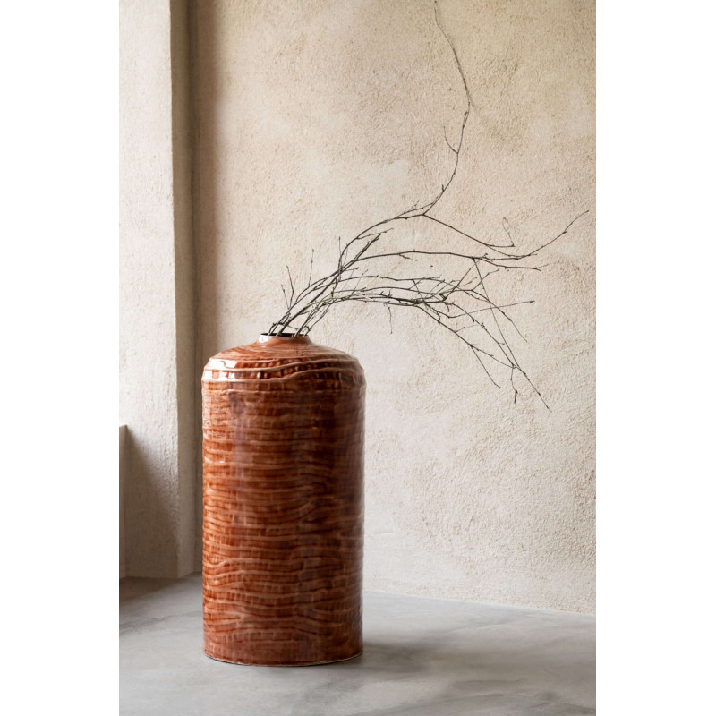 Grand vase en métal brun martelé 28x28x56 cm Vonderdam J-Line - 2