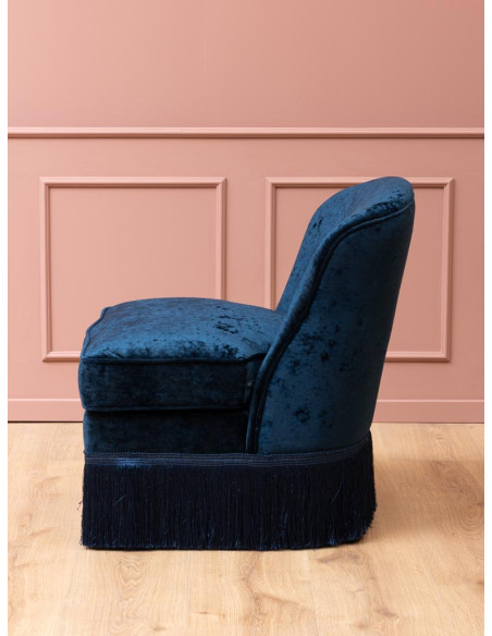 Fauteuil crapaud effet velours bleu nuit à franges Costanza  - 5