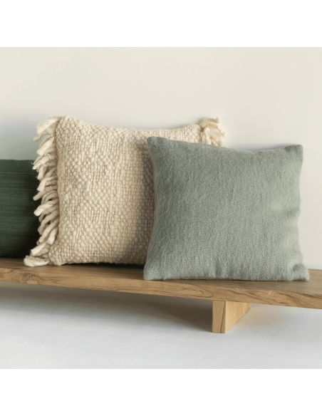 Coussin carré en laine vert sauge grisé 45x45 cm Sea Grass Urban Nature Culture - 2