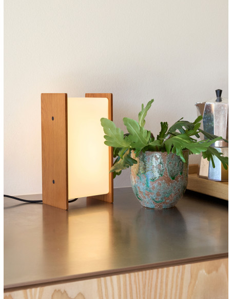 Lampe à poser LED chêne verre opale 13x10x25 cm Sabi Hübsch - 4
