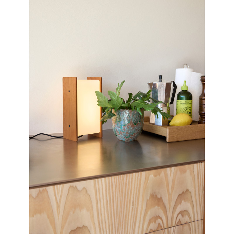 Lampe à poser LED chêne verre opale 13x10x25 cm Sabi Hübsch - 6