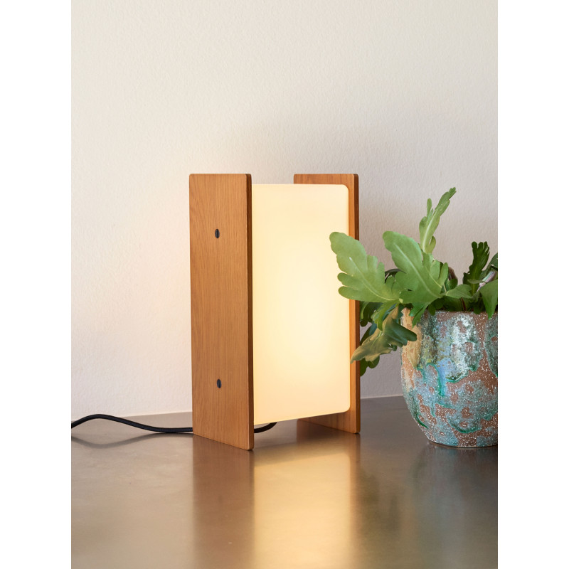 Lampe à poser LED chêne verre opale 13x10x25 cm Sabi Hübsch - 2