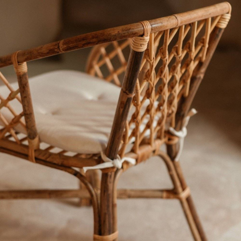Fauteuil en rotin naturel brun miel avec coussin blanc 59x67x84 cm Loriva  - 7