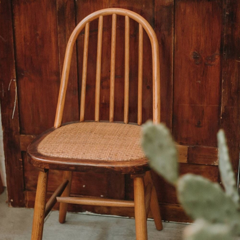 Chaise Windsor en orme massif naturel et rotin 45x49x87 cm Votoa  - 2