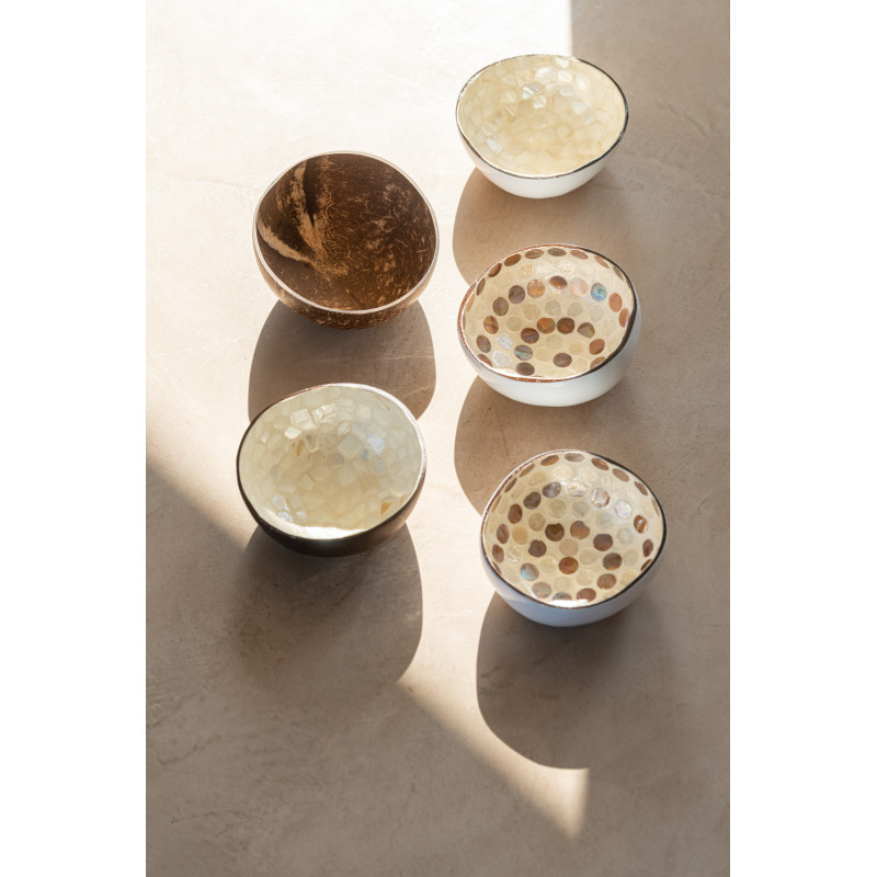 Bol Décoratif En Coquille De Noix De Coco Fabriqué à La Main - Petit Bol Pour Fruits Secs, Snacks, Décoration - 4,5x6 Cm