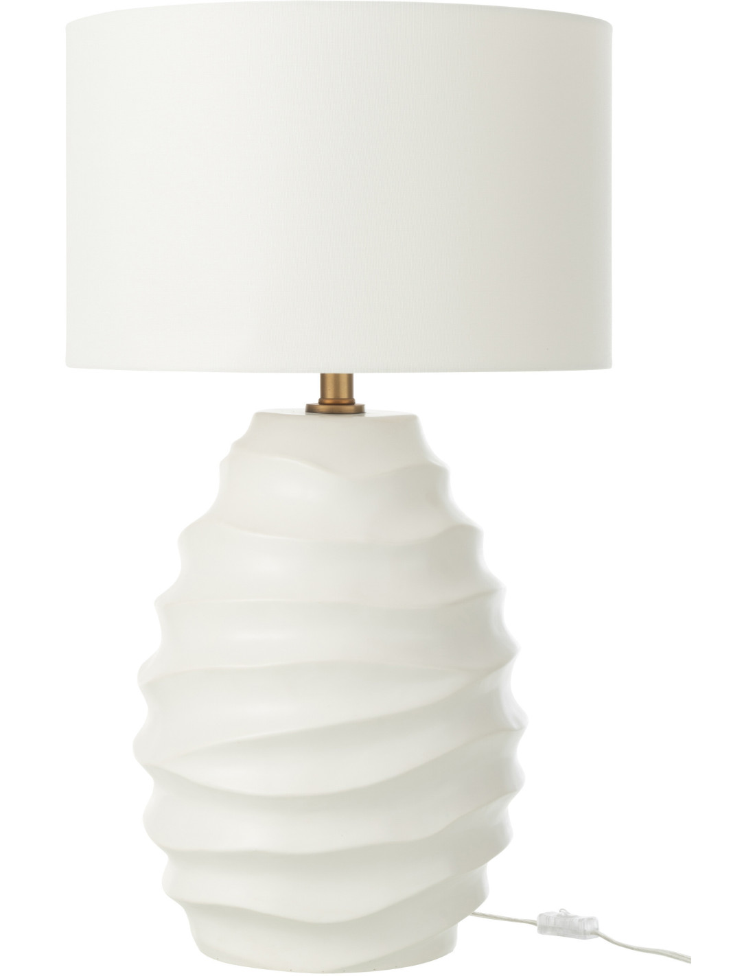 Grande lampe à poser Fyna en céramique blanche avec motif vagues, hauteur 68 cm, sur un buffet