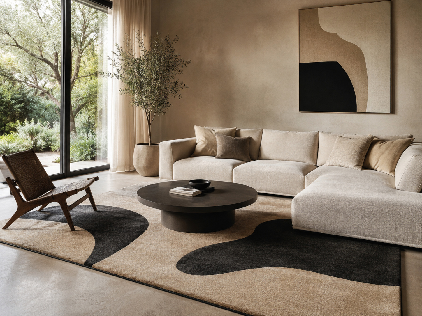 Grand tapis graphique dans un salon contemporain chaleureux